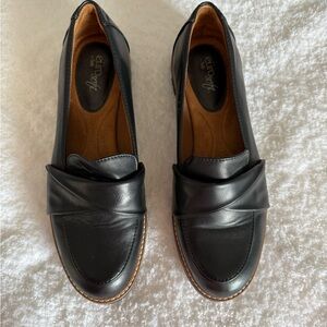 EuroSoft Black Leather Loafers for Women